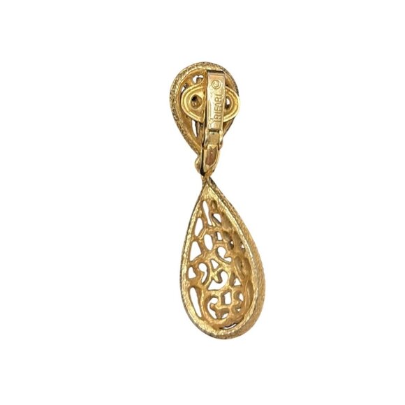 Vintage Trifari Gold-Tone Ornate Filigree Teardrop Clip Earrings Elegant Design - Picture 8 of 9